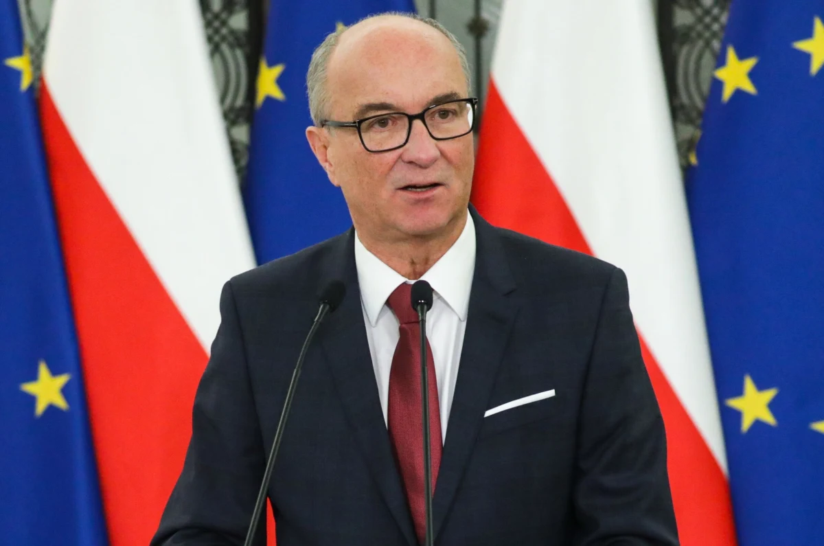 "Będę marszałkiem spokoju, rozsądku, dystansu. Będę marszałkiem, który jak podejmie decyzję, najpierw 56 razy pomyśli, bo wolę podejmować rozsądne decyzje niż szybkie" - mówił Włodzimierz Czarzasty na konferencji prasowej. We wtorek został on nowym marszałkiem Sejmu i zastąpił na tym stanowisku Szymona Hołownię. "Jeżeli współpraca z prezydentem będzie się dobrze układała, będę z tego zadowolony. Ale jeśli nie będzie przesłanek do dobrej współpracy, nie będę rozpaczał" - dodał.