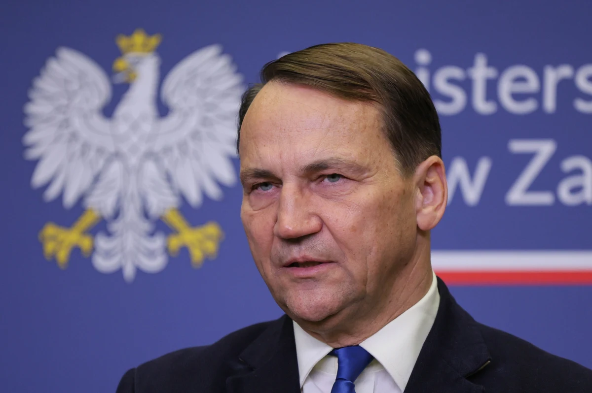 "Polska poruszy na czwartkowym posiedzeniu ministrów spraw zagranicznych UE kwestię aktów dywersji" - przekazał dziennikarce RMF FM szef polskiej dyplomacji Radosław Sikorski. Kwestię tę zamierza podnieść również polski ambasador w NATO.