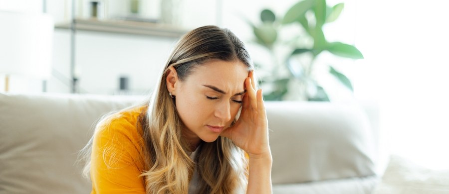 W naszym cyklu "Twoje Zdrowie w Faktach RMF FM" rozmawiamy z ekspertami o bólu głowy. Migreny, czyli bóle samoistne dotykają nawet 14 procent społeczeństwa. Osoby, które mają przewlekłe bóle głowy mogą korzystać np. z leczenia botoksem. Ważne, żeby pamiętać, że migreny potrafią upośledzić nasze funkcjonowanie.