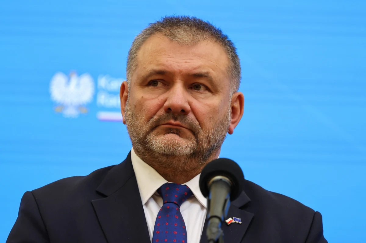 ​Prokurator Generalny Waldemar Żurek powołał specjalny zespół śledczy do zbadania aktów dywersji na kolei, które miały miejsce w ubiegłym tygodniu. "Skierowałem do niego m.in. funkcjonariuszy Agencji Bezpieczeństwa Wewnętrznego" - powiedział minister sprawiedliwości.