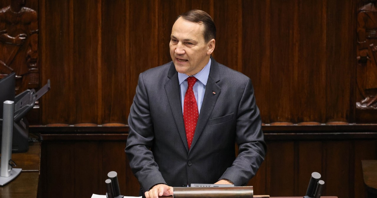 "Akt terroru państwowego". Sikorski o dywersji na kolei