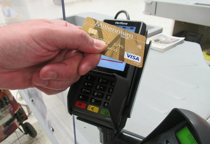 Wyciągi z karty w rękach skarbówki? Resort finansów reaguje na doniesienia