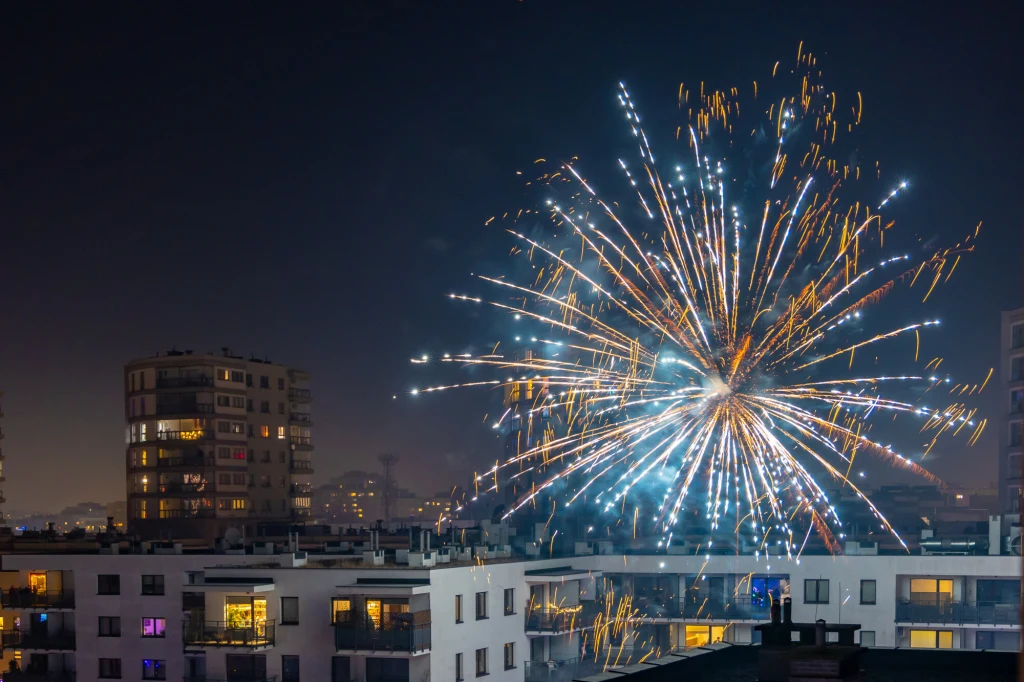 Fajerwerki wystrzeliwane w Sylwestra