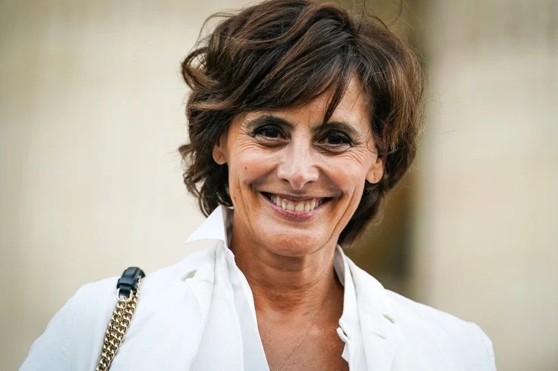 Odmładza, dodaje objętości i modeluje rysy twarzy. Poznaj fryzurę lixie!