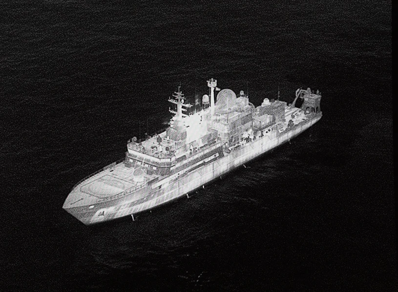 Rosyjski statek szpiegowski w pobliżu Wielkiej Brytanii. "Widzimy was"