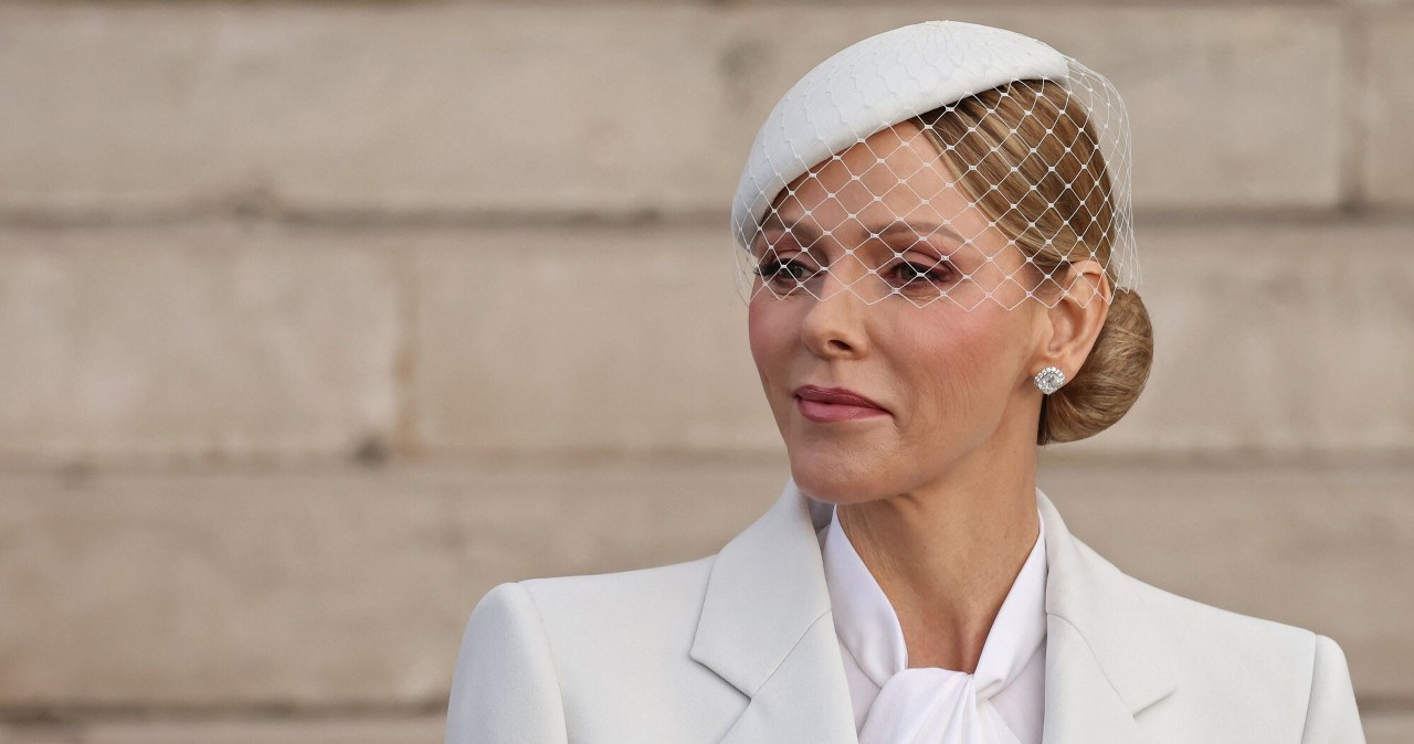 Wyszła i skupiła na sobie uwagę. Wzrok przyciąga ten jeden szczegół