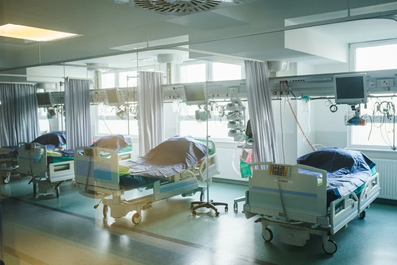 Rząd kontra prezydent w walce o NFZ. Ministrowie przyjęli projekt ustawy