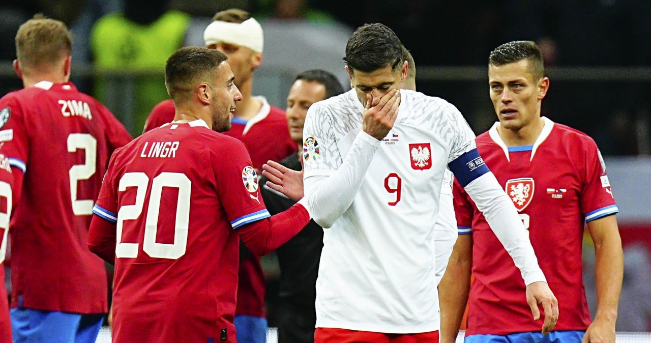 Są w koszyku Polaków. Kapitan bez opaski, zespół bez premii. Zero litości