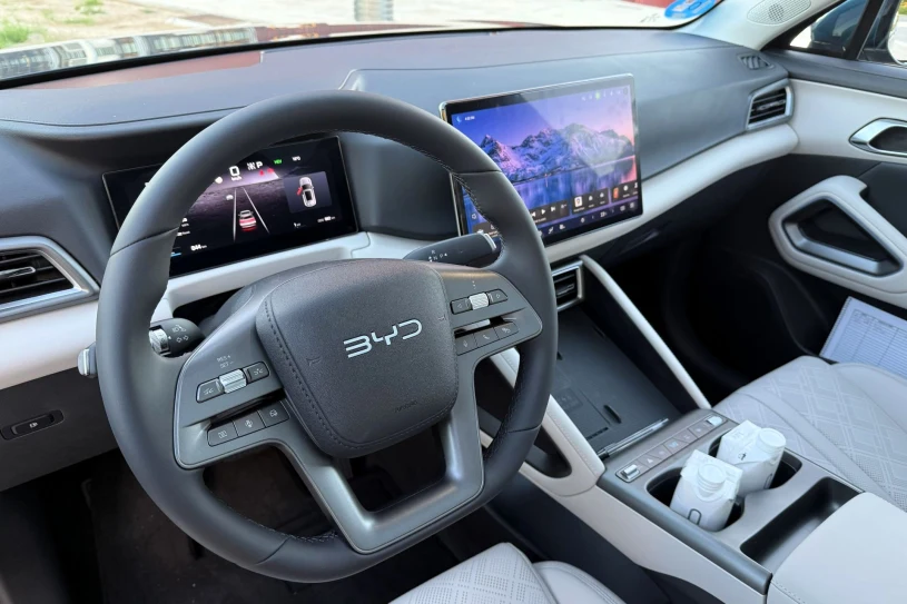 Tanie chińskie auta zalewają Europę. Nadchodzi wielka fala zwolnień