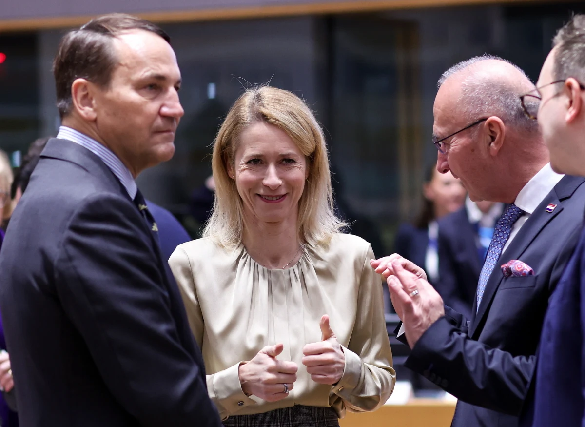 Popieramy wszelkie wysiłki na rzecz pokoju, ale pamiętajmy, że to Europa jest obecnie głównym wspierającym Ukrainę, tak finansowo, jak i wojskowo - powiedział minister Radosław Sikorski przed posiedzeniem ministrów UE w Brukseli. Każdy plan zakończenia wojny w Ukrainie musi uzyskać poparcie zarówno samej Ukrainy, jak i Europy - podkreśliła szefowa unijnej dyplomacji Kaja Kallas.