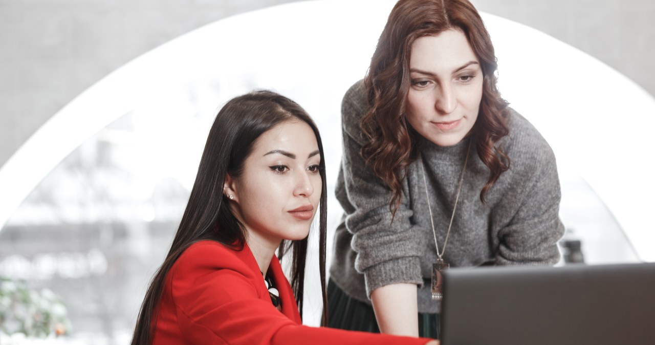 Nie każdy je znosi. Te znaki zodiaku w pracy wywołują najwięcej napięć