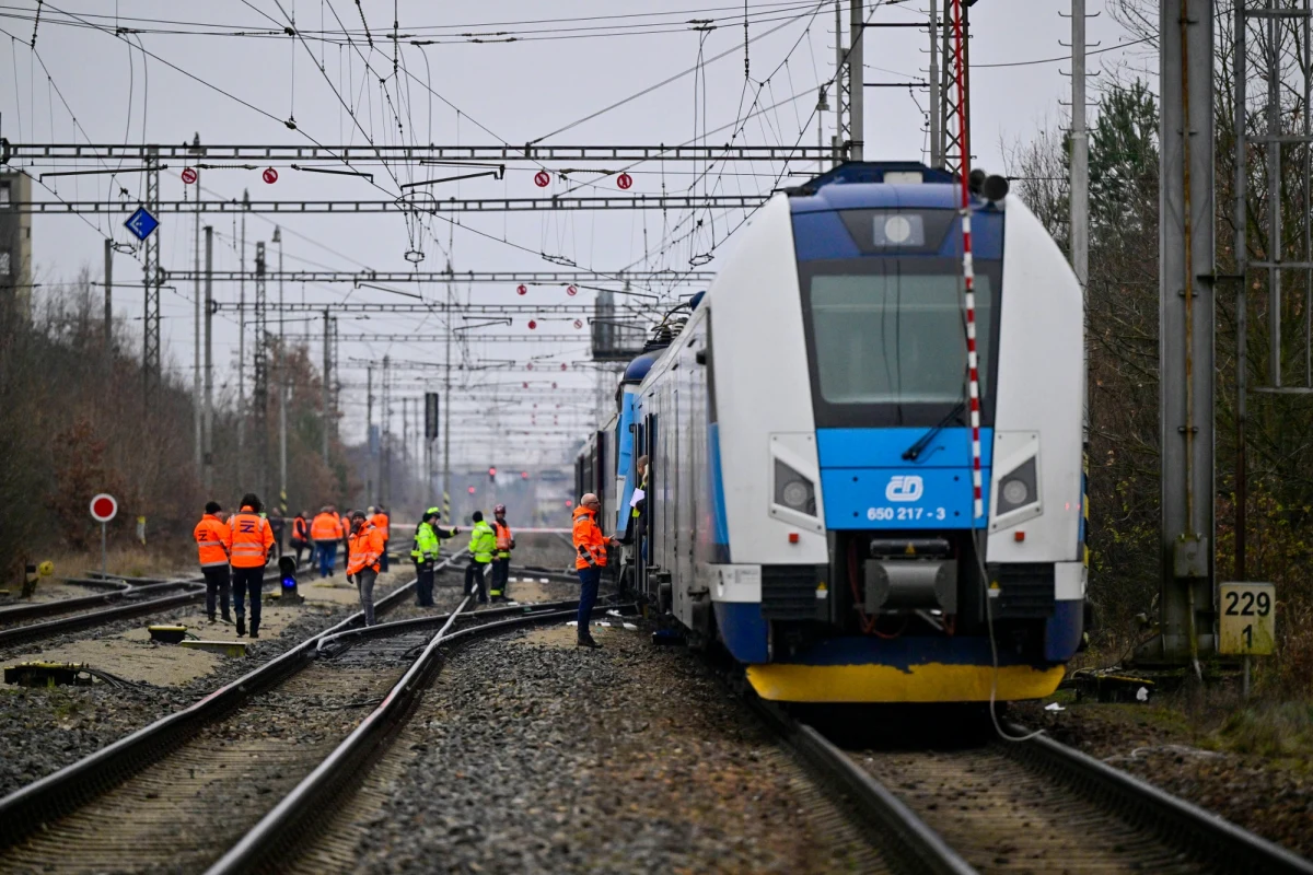 Katastrofa kolejowa w Czechach. W czwartek rano na południu kraju zderzyły się dwa pociągi pasażerskie. Ponad 40 osób zostało poszkodowanych, w tym kilka poważnie.