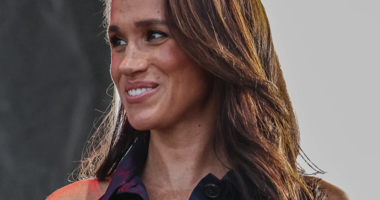Markle stała się gwiazdą popularnego magazynu modowego. W sieci burza