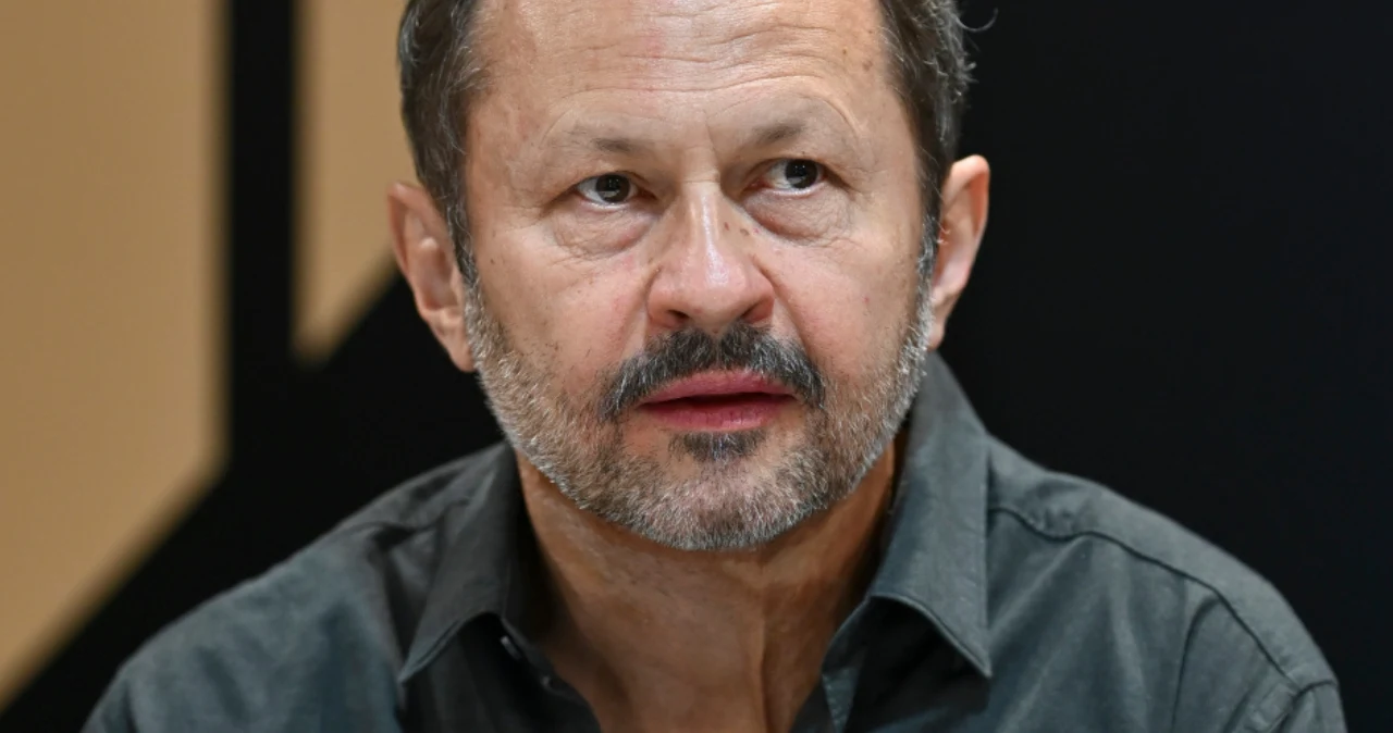 Jest gwiazdą hitowego serialu. Mało brakło, a mógłby nie zostać aktorem