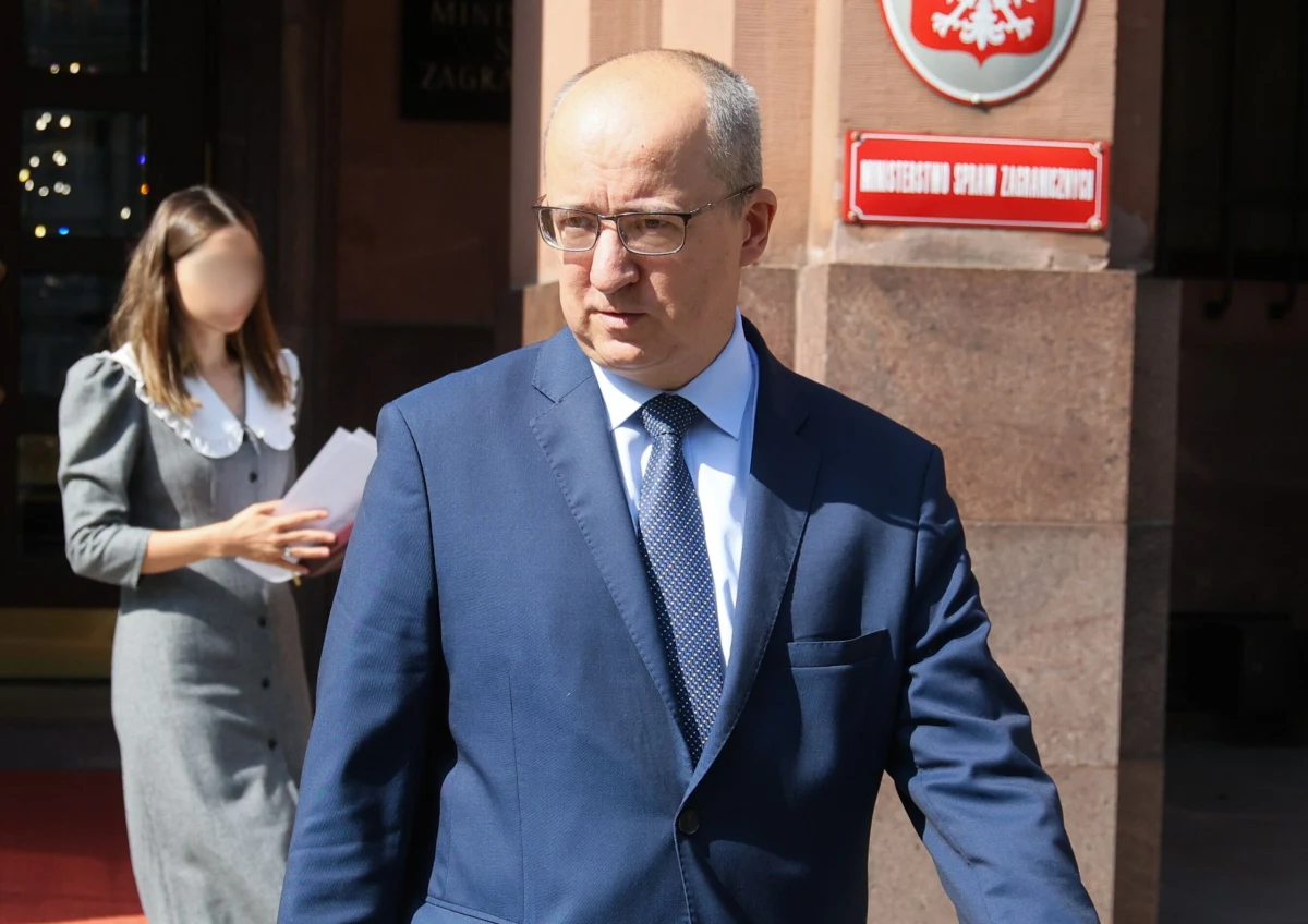 ​Po niedzielnym ataku na ambasadora RP w Petersburgu Krzysztofa Krajewskiego Ministerstwo Spraw Zagranicznych wezwało na rozmowę Andrieja Ordasza, charge d'affaires Rosji w Polsce - poinformował w czwartek w Brukseli rzecznik MSZ Maciej Wewiór. "Zidentyfikowani sprawcy zostaną wpisani na negatywną listę Schengen i nie wjadą już do Unii" - przekazały brukselskiej korespondentce RMF FM Katarzynie Szymańskiej- Borginon źródła w MSZ.