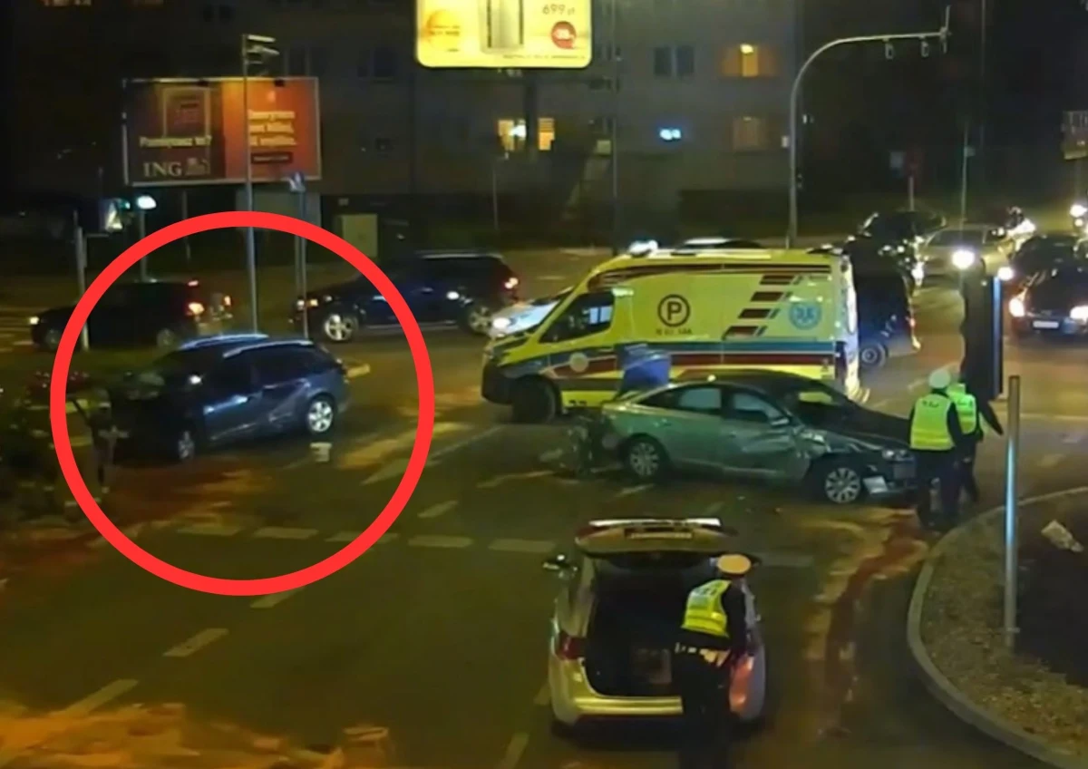 W Olsztynie na jednym ze skrzyżowań doszło do nietypowej sytuacji - 43-letnia kobieta wjechała na czerwonym świetle w samochód marki renault. Choć spowodowała kolizję, zdarzenie ujawniło poważniejsze przestępstwo.