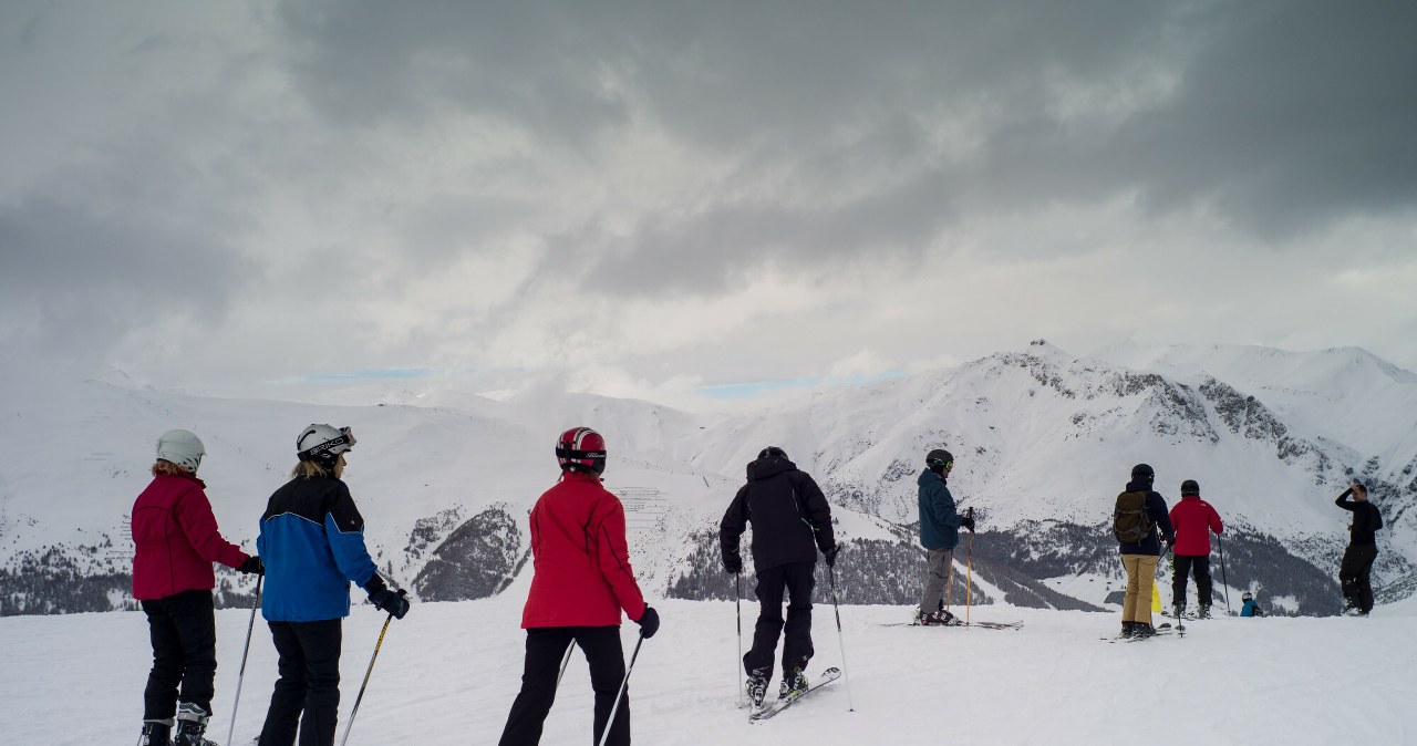 Pierwszy kraj w Europie nakazuje na stokach kasków. "Chóralne tak"