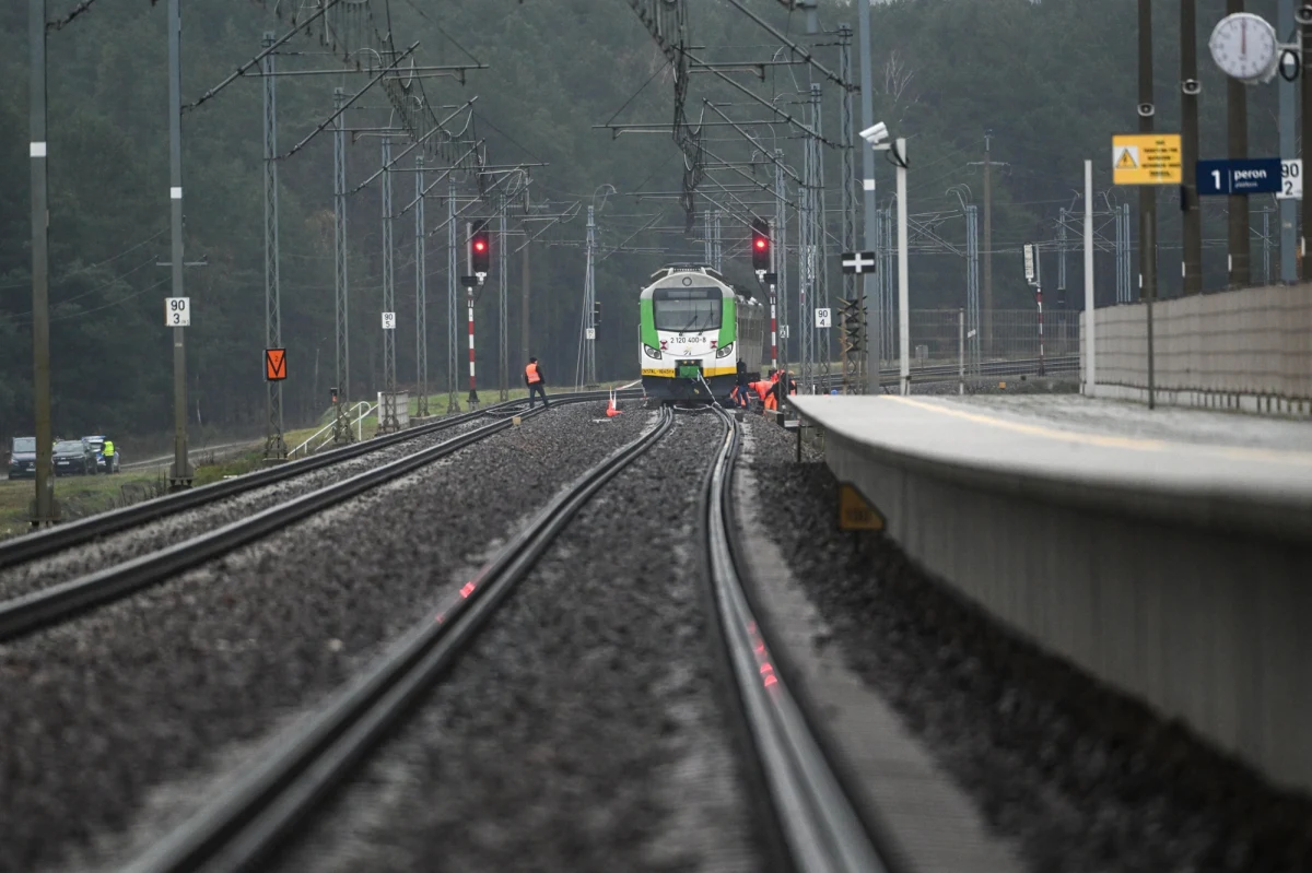 W piątek o północy wystartowała operacja "Horyzont", mająca na celu wzmocnienie bezpieczeństwa polskiej infrastruktury krytycznej. W działania zaangażowanych zostanie nawet 10 tysięcy żołnierzy, którzy wspólnie z innymi służbami będą monitorować kluczowe linie kolejowe i węzły komunikacyjne w całym kraju.