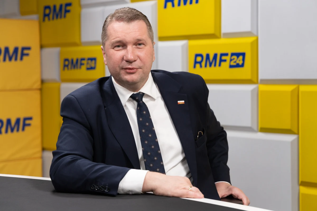 "Sytuacja jest skomplikowana i złożona. Musimy wiedzieć, gdzie są nasi sojusznicy i na kogo możemy liczyć  w wojnie, która wisi w powietrzu" – powiedział w Porannej rozmowie w RMF FM Przemysław Czarenk, wiceprezesa Prawa i Sprawiedliwości.