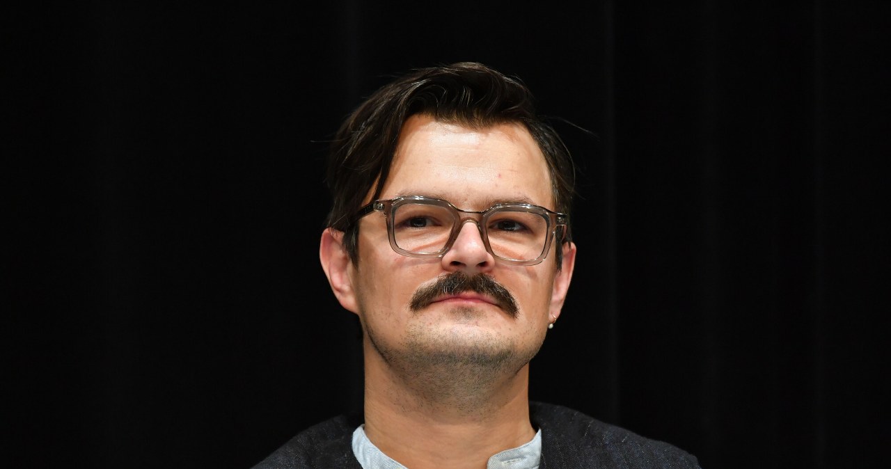 Gwiazdorska obsada ekranizacji się powiększa. Polacy uwielbiają go oglądać