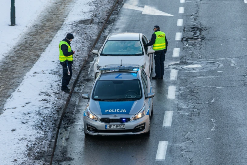 Ten błąd zimą kosztuje kierowców 500 zł. Jak go uniknąć?
