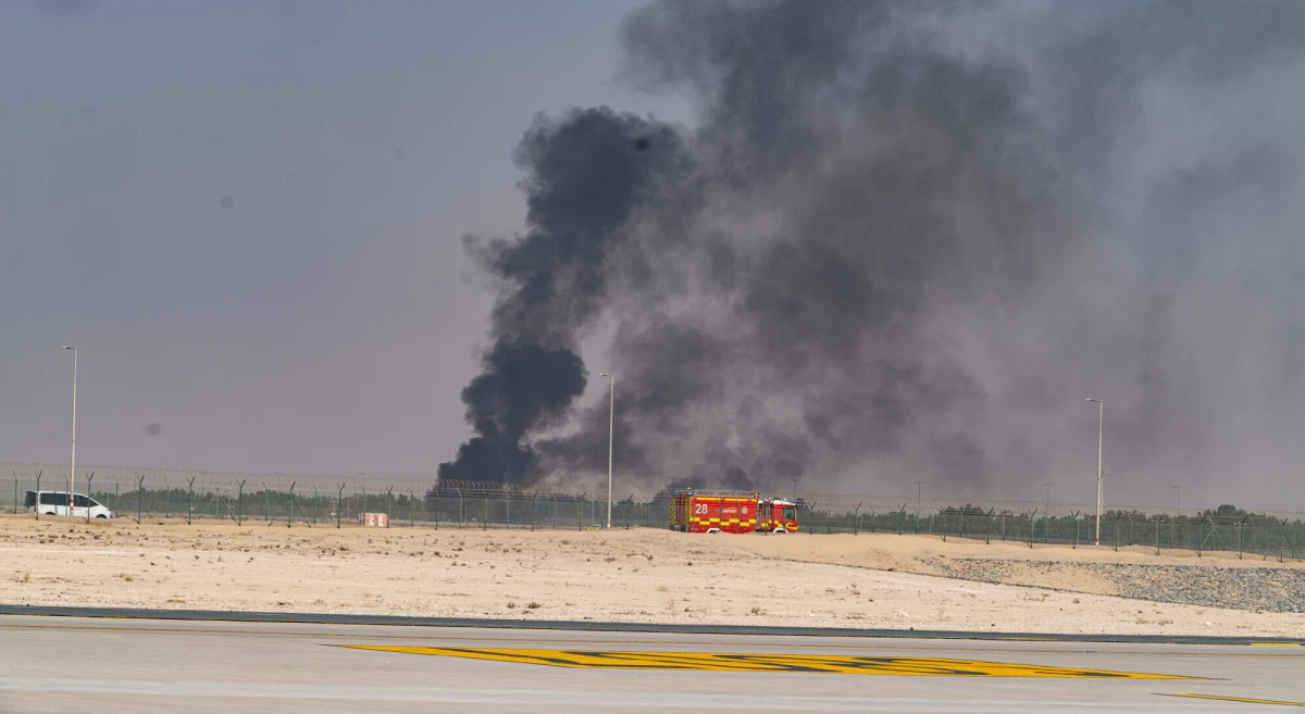Indyjski myśliwiec wielozadaniowy Tejas rozbił się w trakcie pokazów lotniczych na Dubai Airshow 2025, jednej z największych i najważniejszych imprez lotniczych na świecie. Indyjskie Siły Powietrzne przekazały w oświadczeniu, że pilot nie przeżył uderzenia w ziemię.