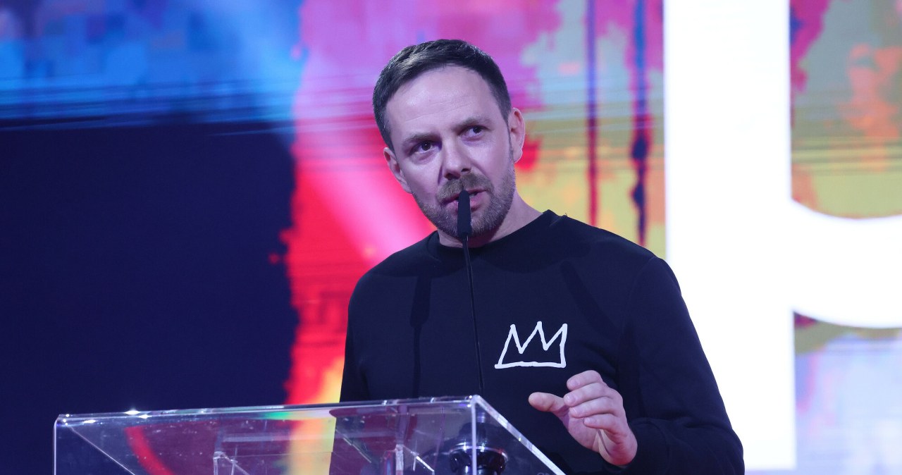 W czwartek, 20 listopada, we wrocławskim kinie DCF odbyła się gala otwarcia Festiwalu Korelacje. Filmem, który jako pierwszy obejrzeli uczestnicy wydarzenia, była "Klątwa Doliny Węży" w reżyserii Marka Piestraka. O literackie komentarze, przepełnione humorem i popkulturowymi odniesieniami, zadbał Łona. Zarówno raper, jak i reżyser dzieła obecni byli na seansie, a tuż po nim wzięli udział w specjalnym spotkaniu, podczas którego odpowiedzieli na nurtujące widzów pytania.