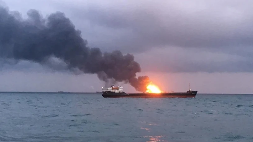 Pożar tankowca floty cieni u wybrzeży Władywostoku. Cios dla Rosji