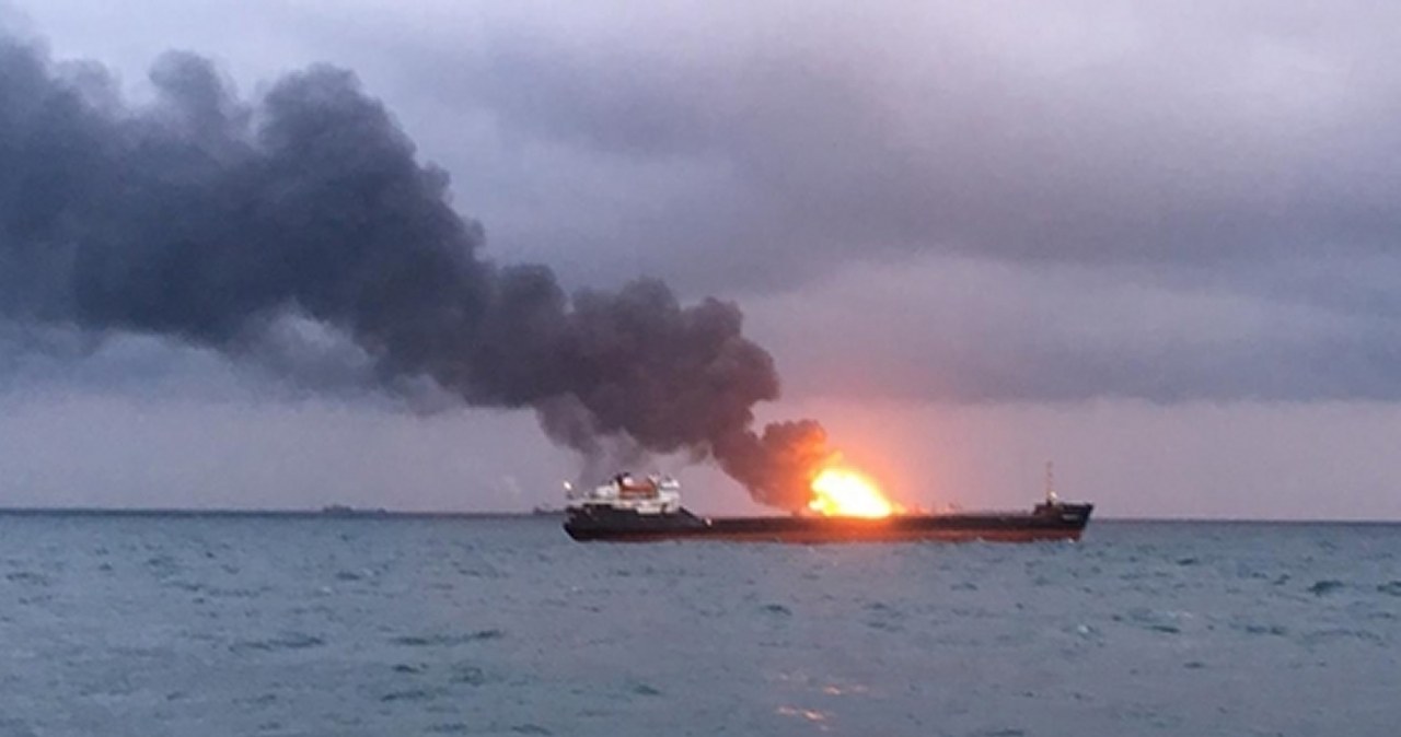 Pożar tankowca floty cieni u wybrzeży Władywostoku. Cios dla Rosji