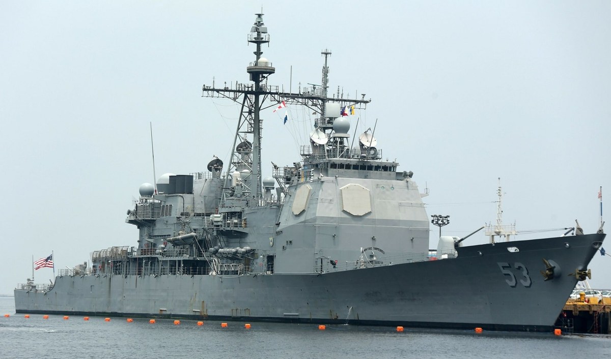 Tankowiec Rosji próbował dopłynąć do Wenezueli. Niszczyciel USA stanął mu na drodze