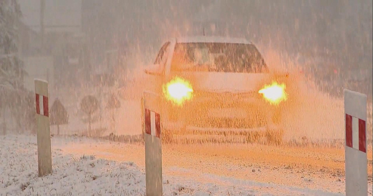 Podkarpacie. Atak zimy, 50 tys. gospodarstw bez prądu