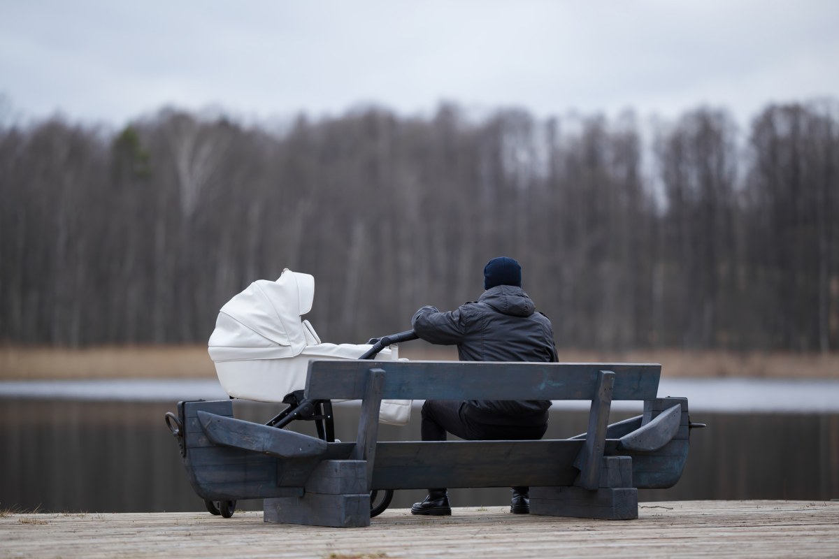 Kompletnie pijany spacerował z 4-miesięcznym wózkiem. To nie koniec jego "wyczynów"
