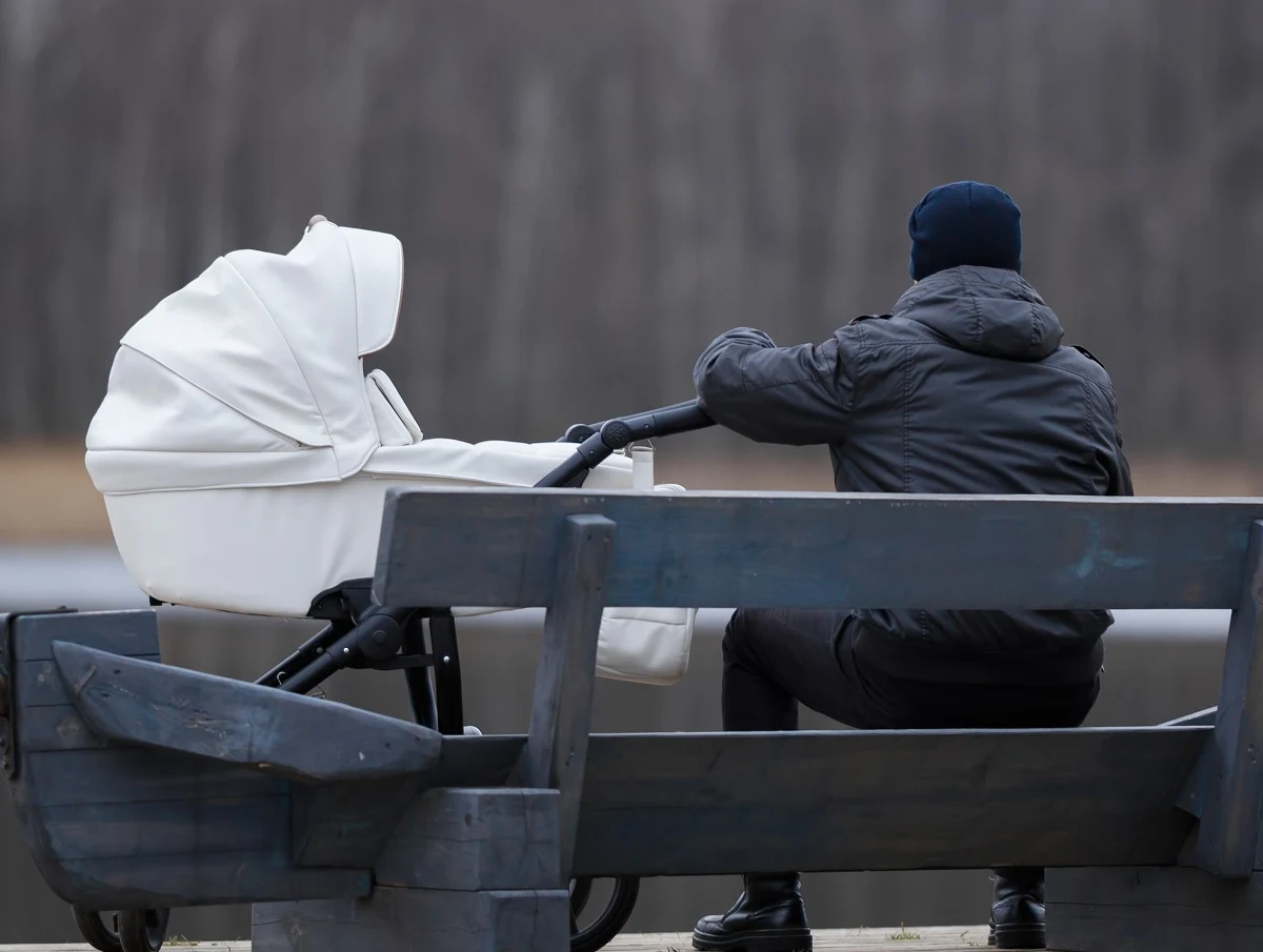 Sąd rodzinny zajmie się sprawą ojca, który w Częstochowie kompletnie pijany spacerował ze swoim 4-miesięcznym dzieckiem. W zatrzymaniu mężczyzny pomogli przechodnie.