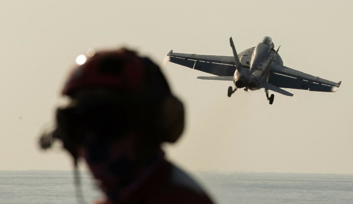 USA prężą muskuły wokół Wenezueli. Linie lotnicze odwołują loty