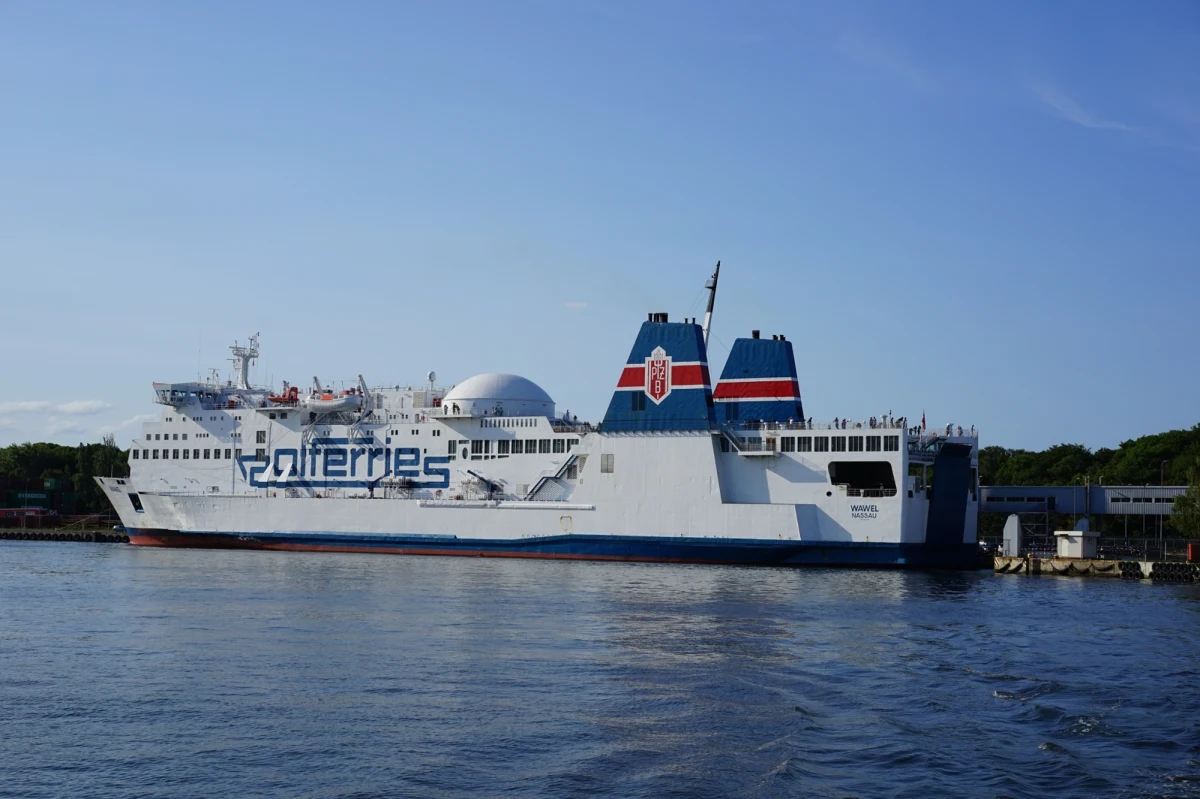 W piątek wieczorem z Gdańska do szwedzkiego Nynäshamn wypłynął prom Nova Star. Zaledwie dwie godziny po rozpoczęciu rejsu zawrócił. Okazało się, że doszło do awarii silnika. Na pokładzie promu znajdowało się 115 pasażerów.