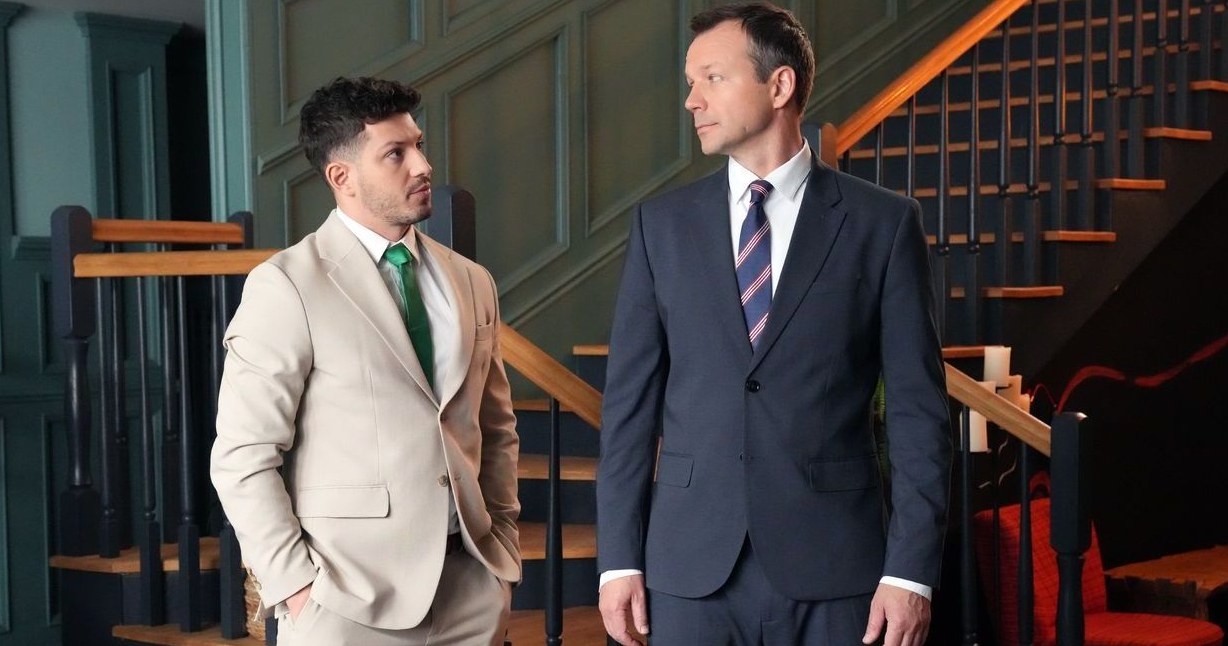 "Barwy szczęścia": Wycofa pieniądze czy przejmie władzę?