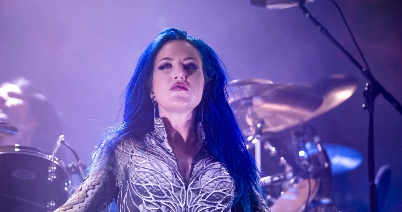 Zaskakujące rozstanie z legendą death metalu. Była wokalistka nie próżnuje