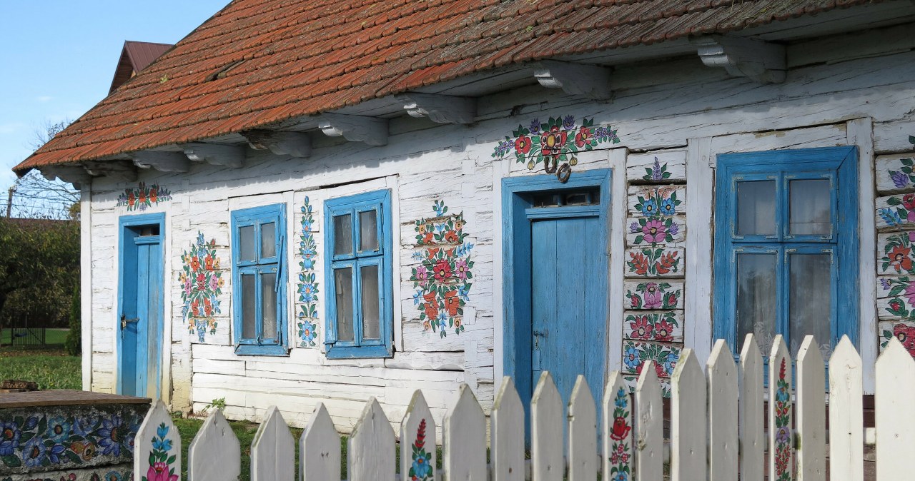 "Malowana wieś" urzeka kolorami. Przyciąga turystów z całego świata