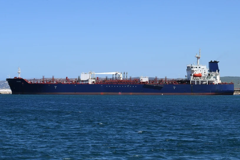 Zmienne notowania ropy. Rynki wyceniają szanse na trwały pokój