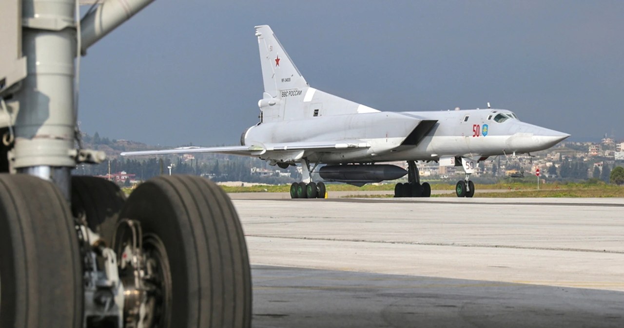 Rosja przerzuciła 16 bombowców. Szykują się potężne bombardowania Ukrainy