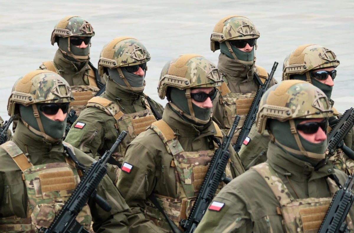 Mobilność wojskowa w Polsce jest kluczowa dla bezpieczeństwa całej wschodniej flanki - taka poprawka, złożona przez europosła KO Dariusza Jońskiego, została przyjęta w sprawozdaniu na temat "wojskowego Schengen". Ma ono umożliwić sprawne przerzucanie wojsk i ciężkiego sprzętu z Zachodu do Europy Wschodniej. Na mobilność wojskową Unia Europejska w przyszłym budżecie chce przeznaczyć 17,5 mld euro.