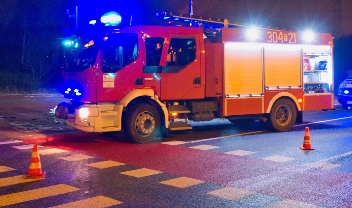 Pożar hotelu nad jeziorem Ukiel w Olsztynie. Ogień wybuchł w nocy z poniedziałku na wtorek. Na szczęście nikt nie został ranny.