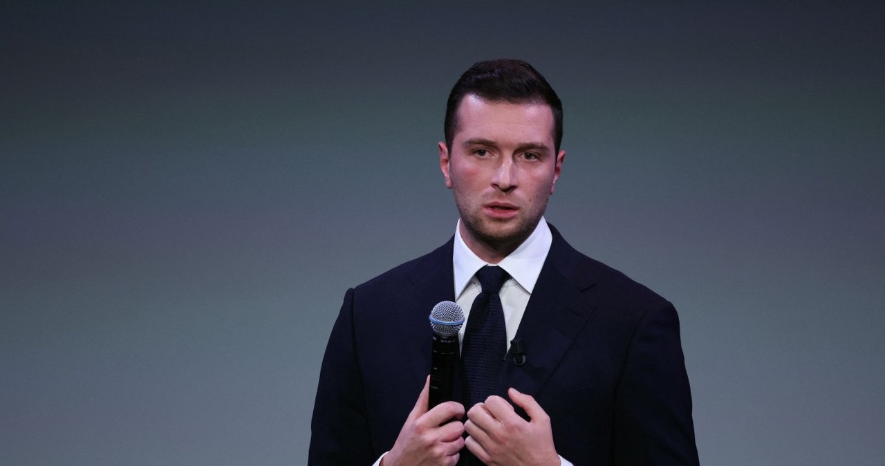 Może zastąpić Macrona. 30-latek liderem prezydenckiego sondażu we Francji