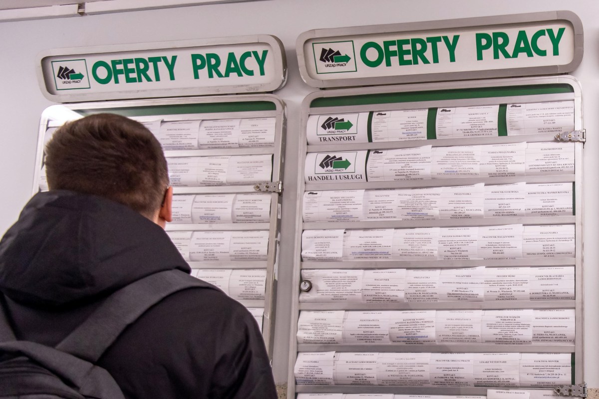 Jak Ukraińcy radzą sobie na polskim rynku pracy? Jest raport NBP