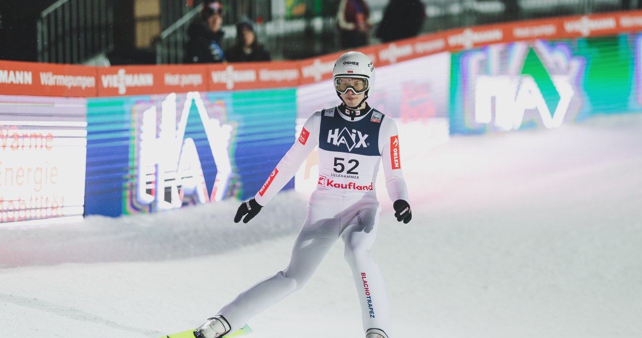 Błysk Tomasiaka, wróciły wspomnienia Stocha. Zwariowane, co zrobiła FIS