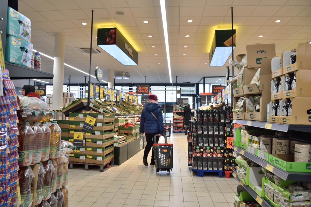 Dwie handlowe niedziele w miesiącu. "Solidarność" liczy na weto prezydenta