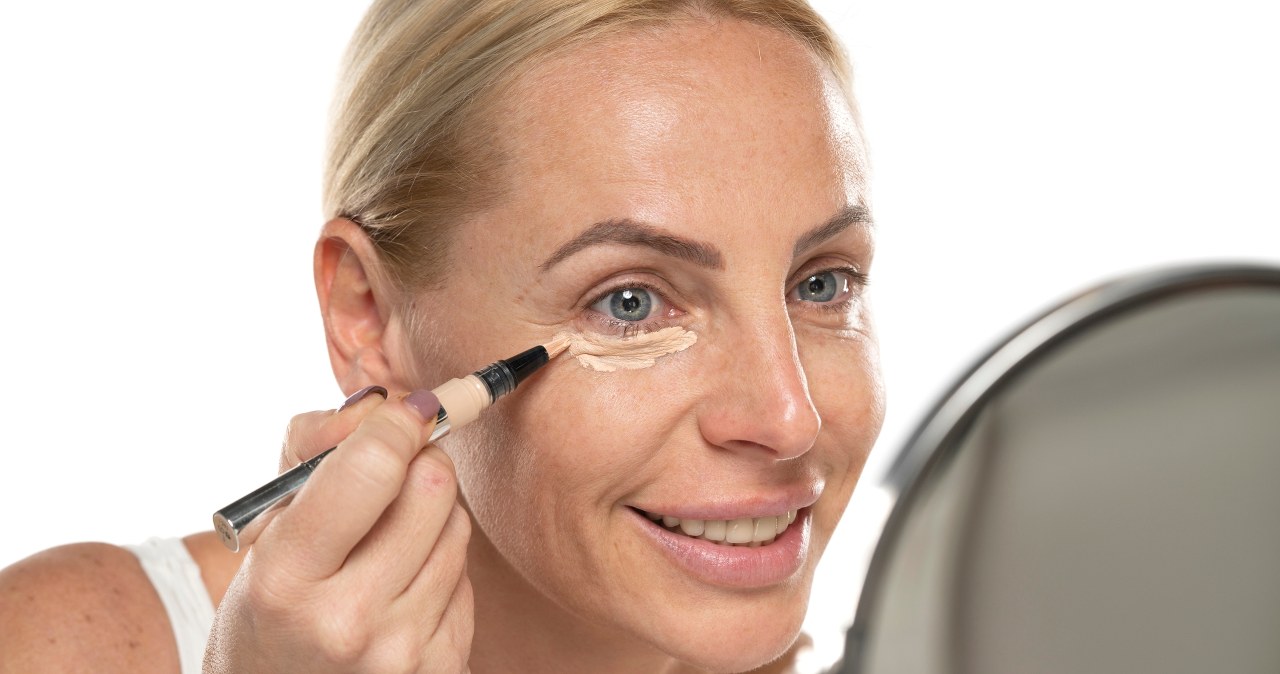 Nie możesz zakryć cieni pod oczami? Prawdopodobnie popełniasz ten błąd