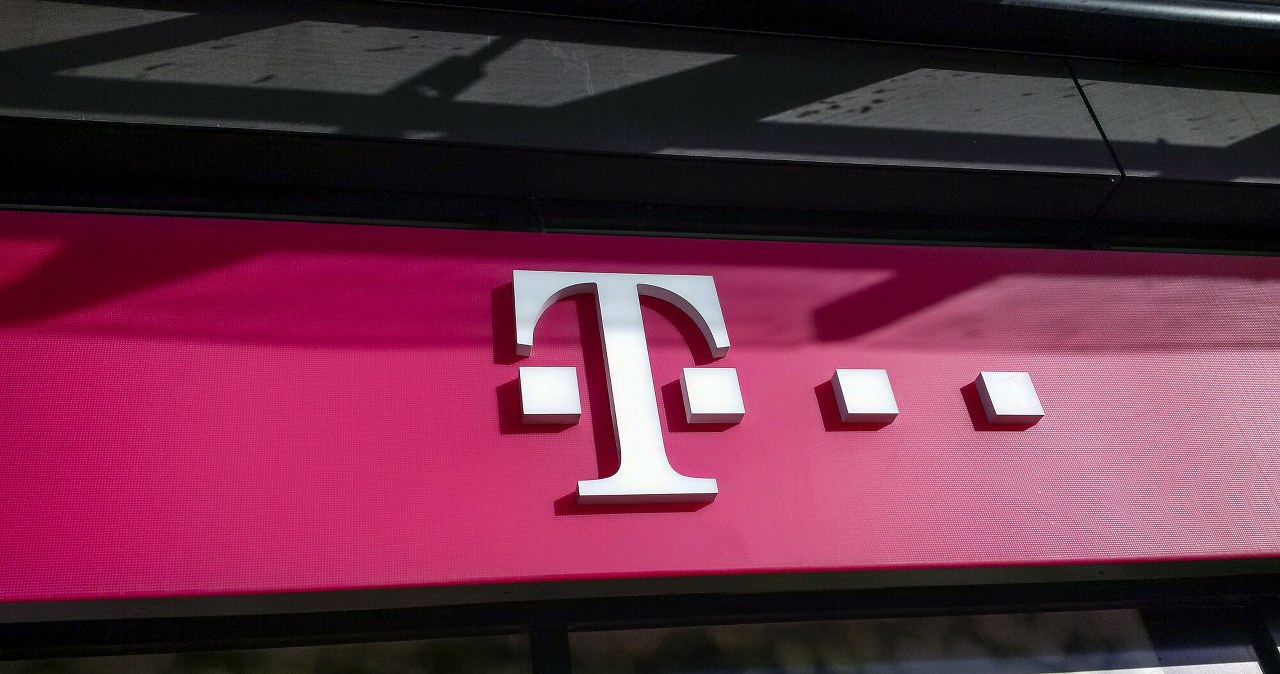 Koniec niespodziewanych opłat w T-Mobile. Klienci dostaną po 500 zł