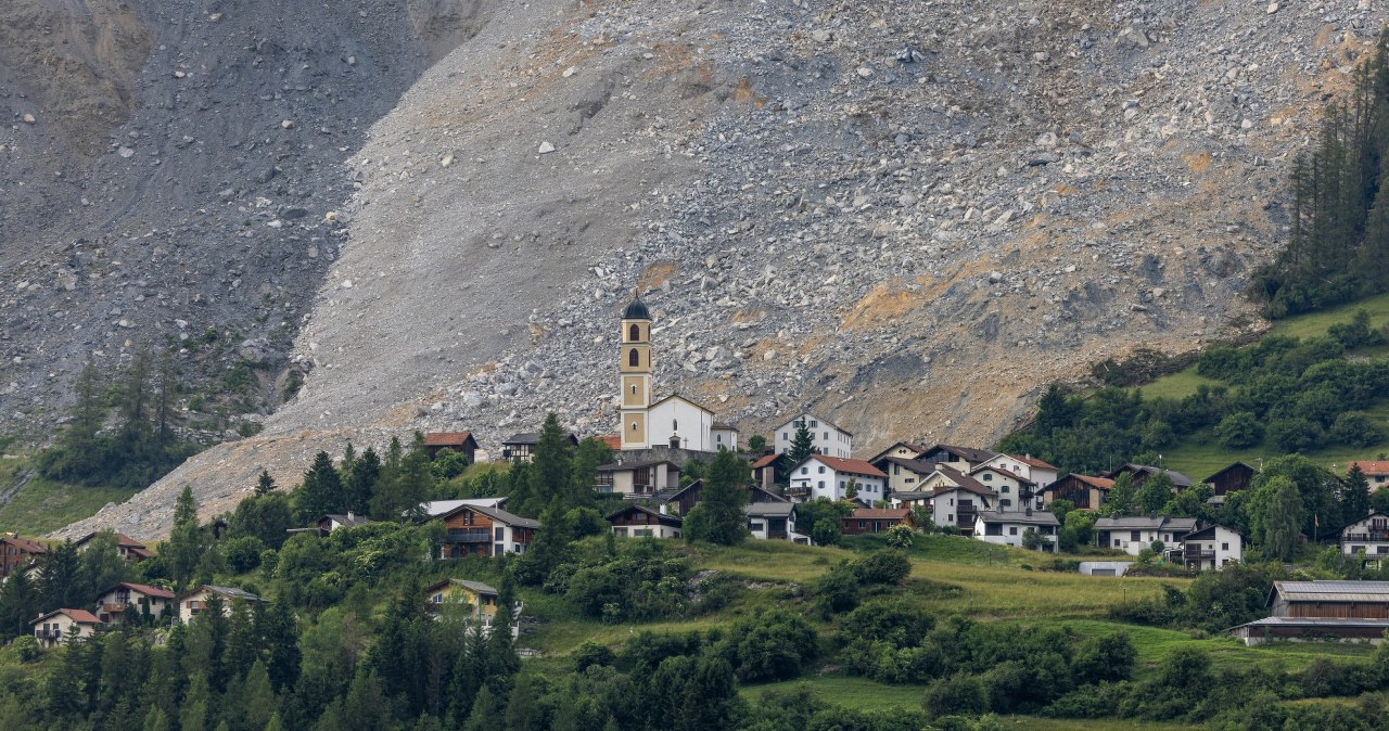 Skały zsunęły się ze zbocza góry. Wioska w niebezpieczeństwie