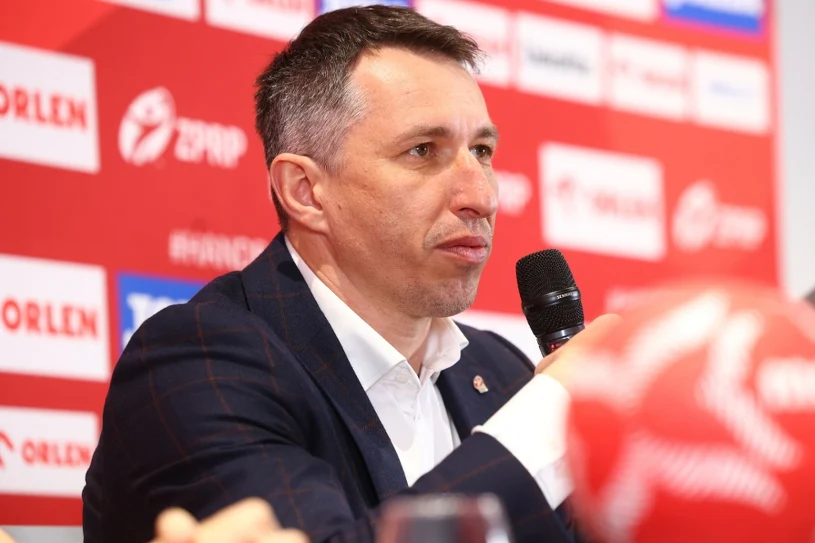 Polki jeszcze nie zdążyły zagrać, a już ogłosił. Podał scenariusz